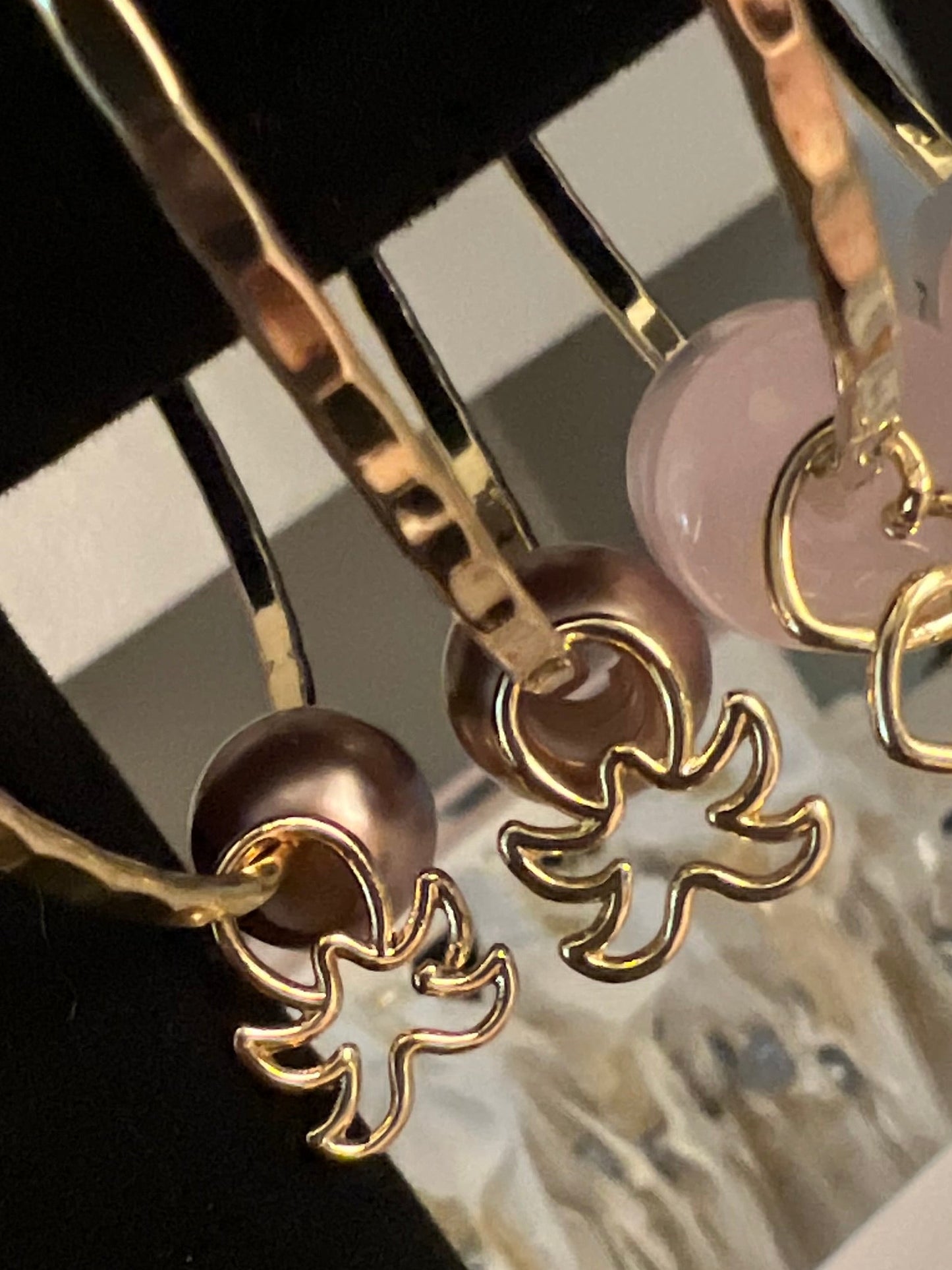 Baby Tako Bangle w/ Shell Pearl