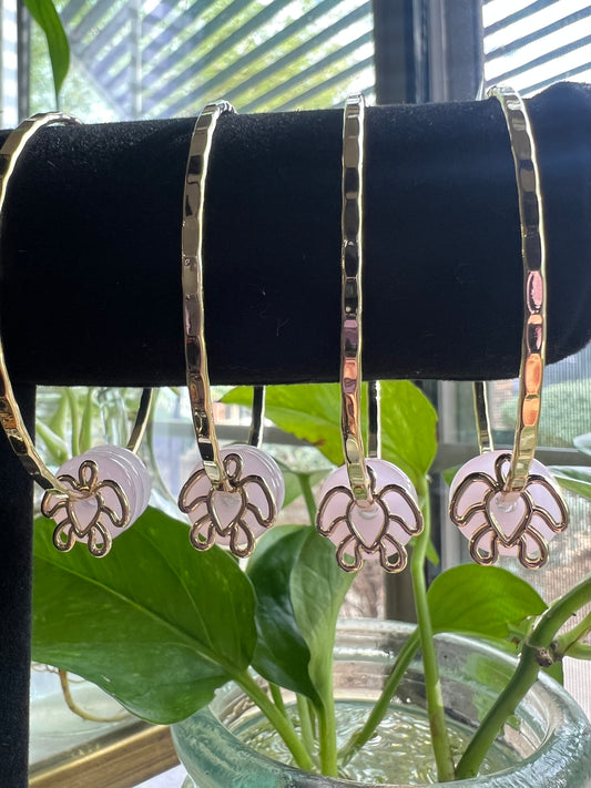 Honu Charm Bangle w/Pink Beads